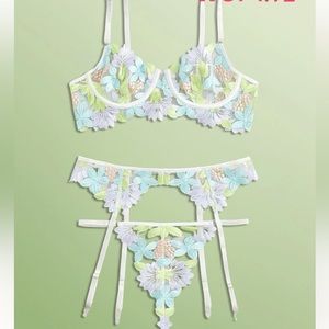 Flower lingerie